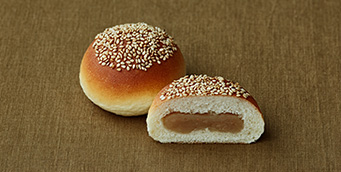 白あんぱんの写真